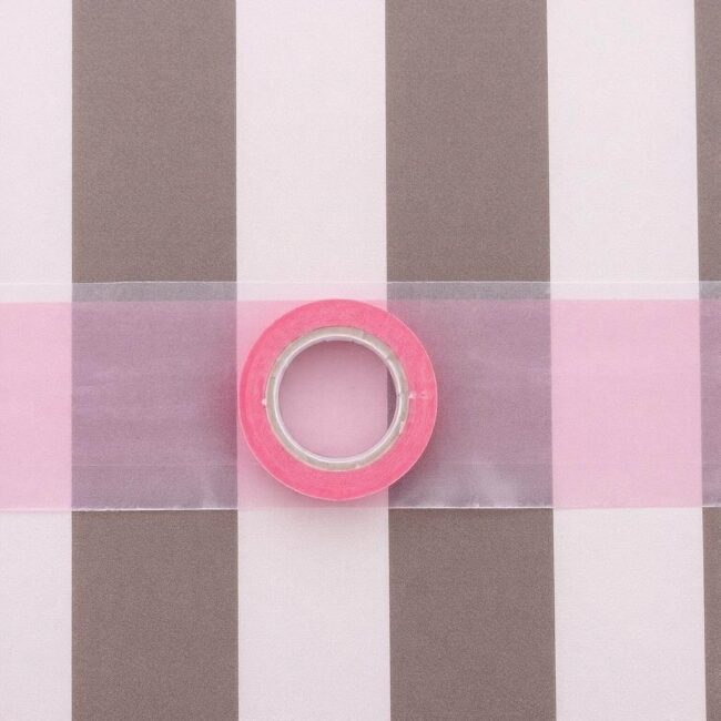 Różowa taśma pakowa